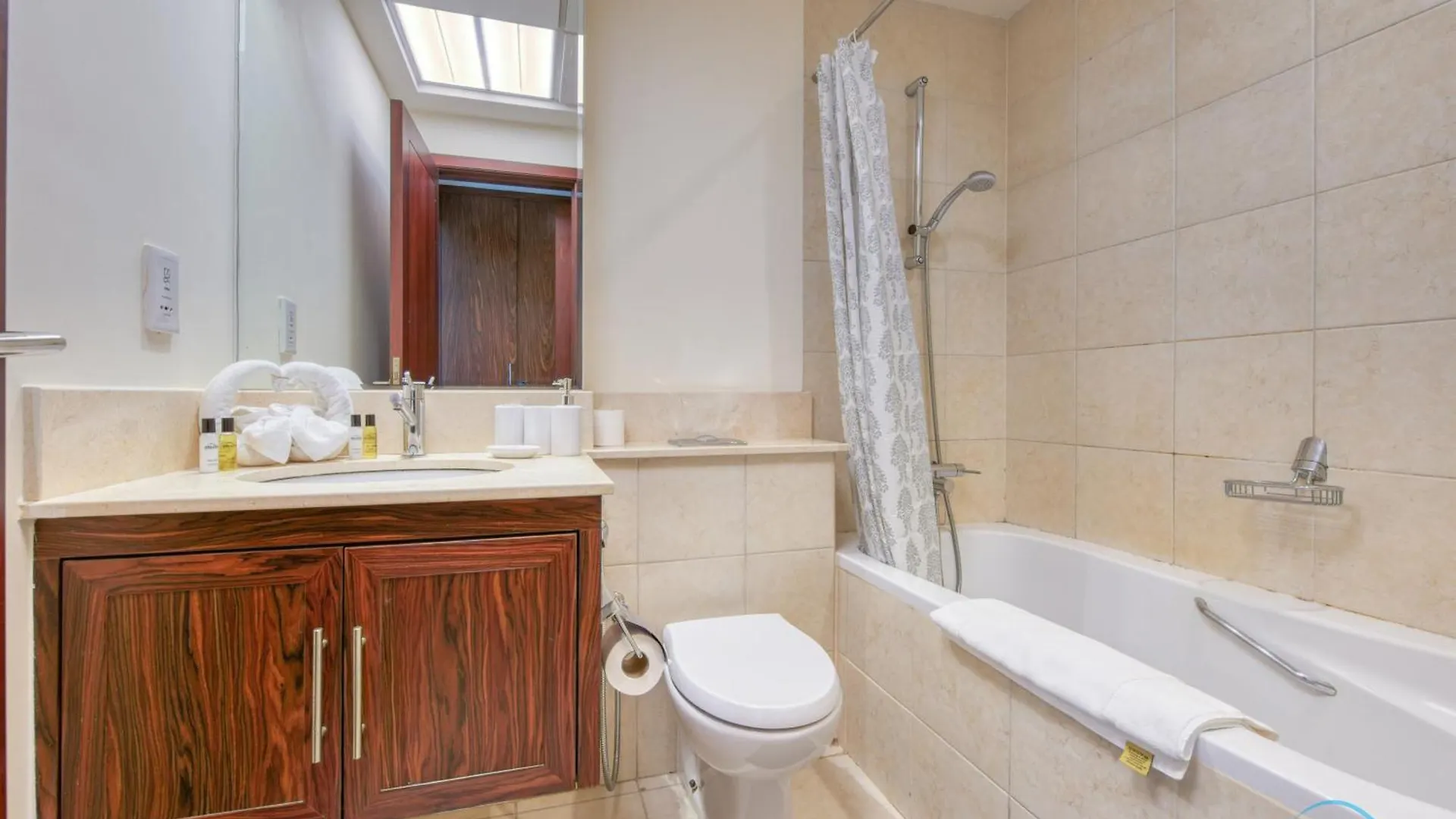아파트 Burj Khalifa Lake Vicinity Perfect 1Br Escape, Residences 7, Downtown Dubai By Deluxe Holiday Homes